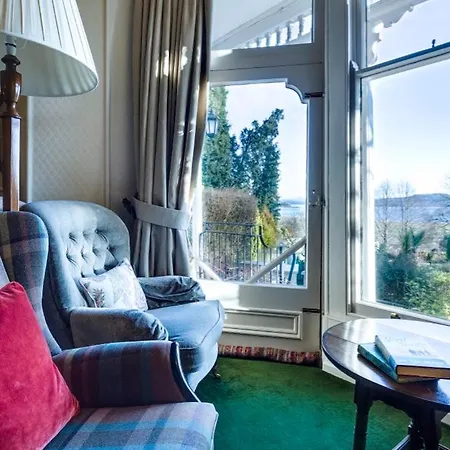 Hotel Clare House