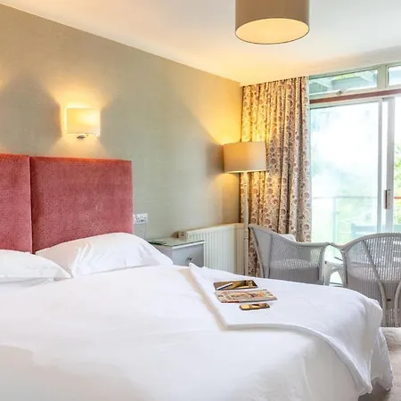 Hotel Clare House