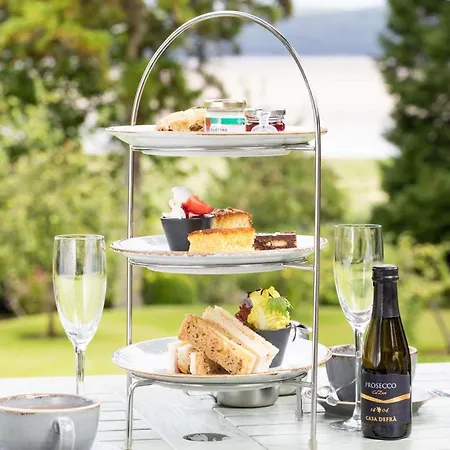 Clare House Hotel *