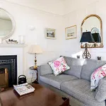 Clare House Otel *